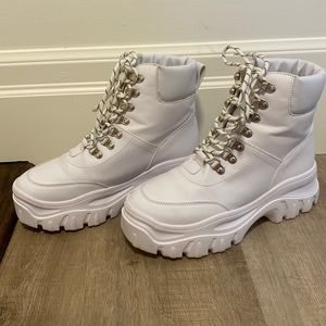 PrettyLittleThing Flatform Lace-up Hiking Boot